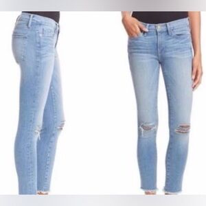 Frame Le Skinny de Jeanne Crop Light Wash Distressed Jeans